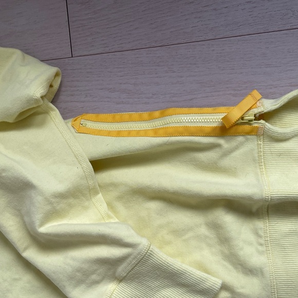 Yellow Lululemon sweater size 6, never worn in perfect condition! - Picture 2 of 3